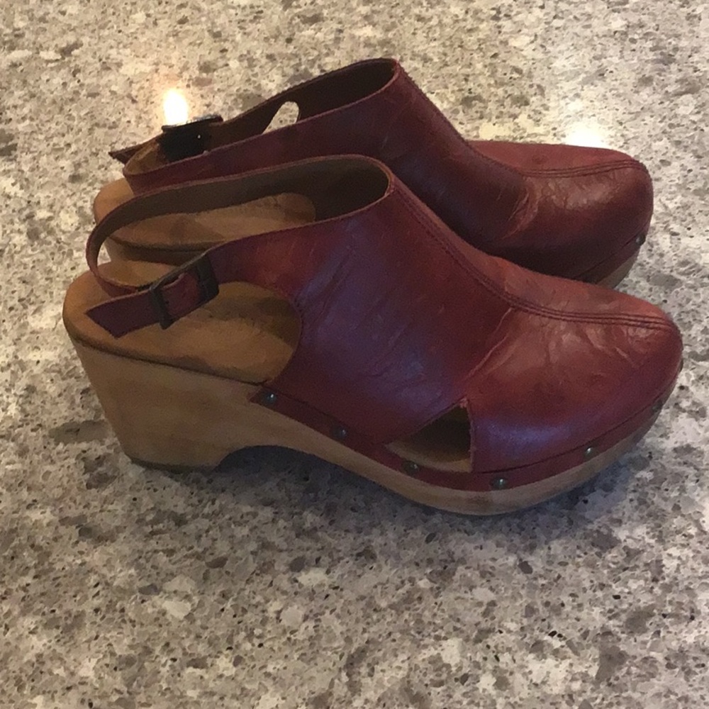 Cordani red heels. Wood soles 8 or eu 38. Good shape. Very cute and comfortable